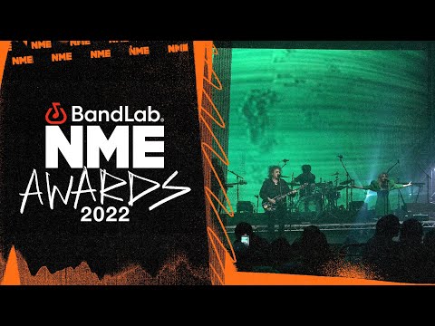 CHVRCHES and Robert Smith perform &#039;How Not To Drown&#039; at the BandLab NME Awards 2022