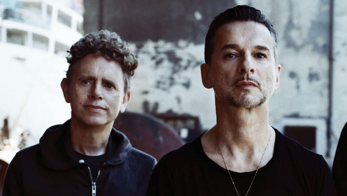 Das Foto zeigt die Gesichter von Dave Gahan und Martin Gore von Depeche Mode.