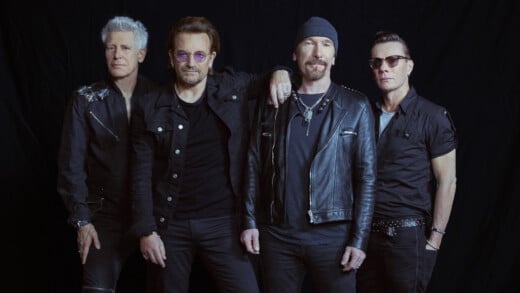 Das Foto zeigt die vier Mitglieder Band U2 im Jahr 2021.