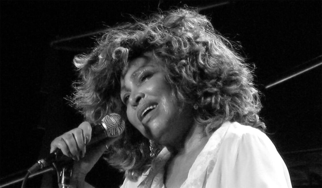 Das Foto zeigt Tina Turner bei einem Auftritt im Jahr 2009.