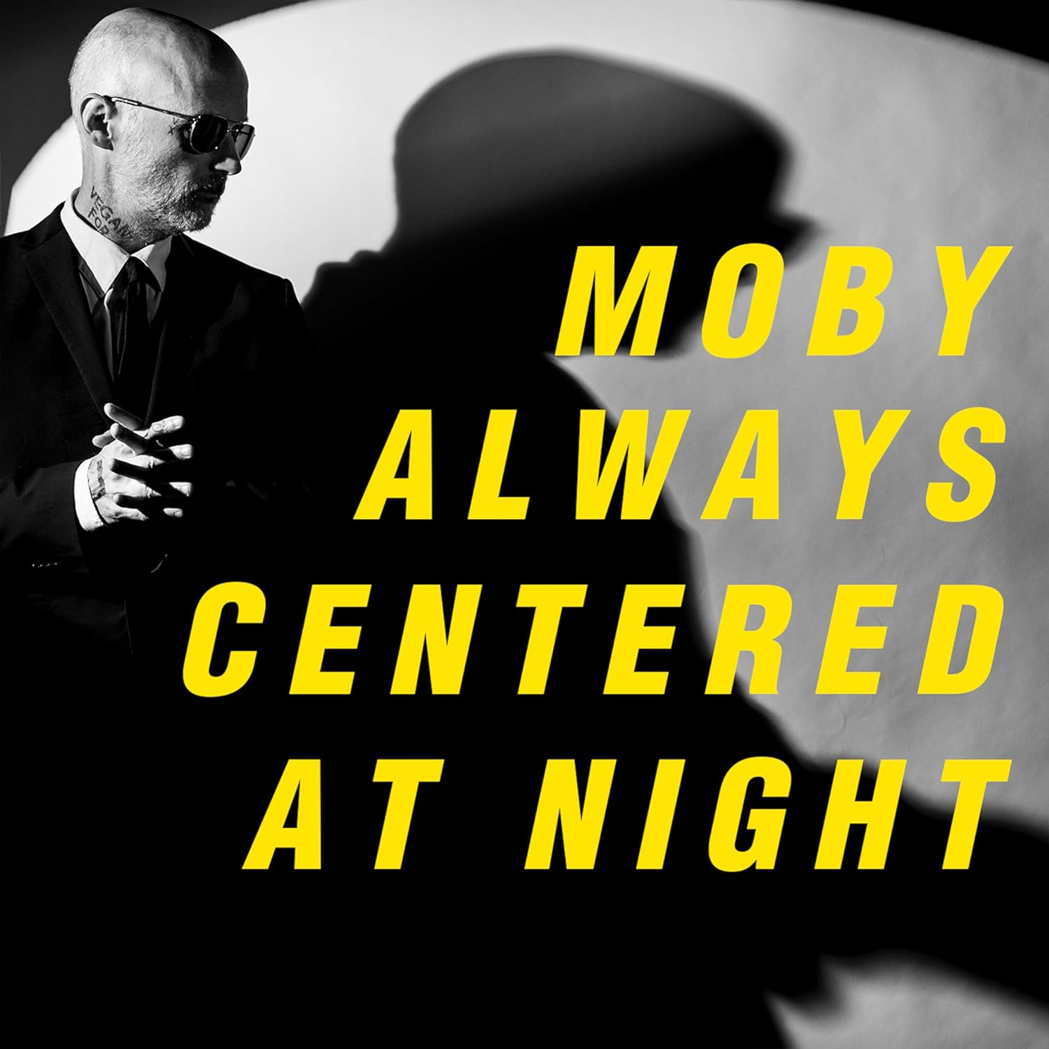 Das Bild zeigt das Artwork des Album "Always centered at Night" von Moby.